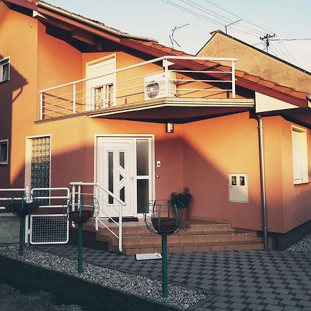 Apartment Dominik Osijek Bagian luar foto